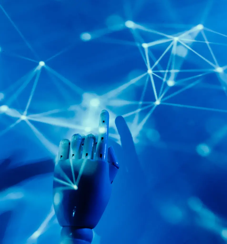 Roboterhand schaltet Netzwerk